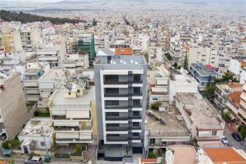 Κατασκευή σύγχρονου κτιρίου minimal αρχιτεκτονικής