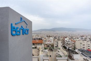 Κατασκευή σύγχρονου κτιρίου minimal αρχιτεκτονικής