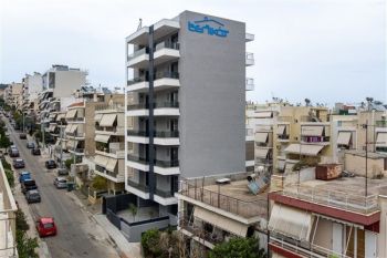 Κατασκευή σύγχρονου κτιρίου minimal αρχιτεκτονικής