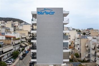 Κατασκευή σύγχρονου κτιρίου minimal αρχιτεκτονικής