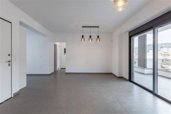 Κατασκευή σύγχρονου κτιρίου minimal αρχιτεκτονικής