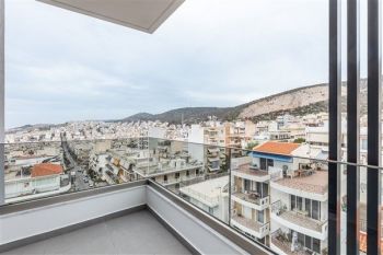 Κατασκευή σύγχρονου κτιρίου minimal αρχιτεκτονικής