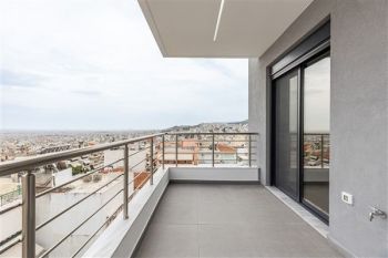 Κατασκευή σύγχρονου κτιρίου minimal αρχιτεκτονικής