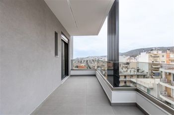 Κατασκευή σύγχρονου κτιρίου minimal αρχιτεκτονικής