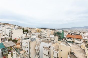 Κατασκευή σύγχρονου κτιρίου minimal αρχιτεκτονικής